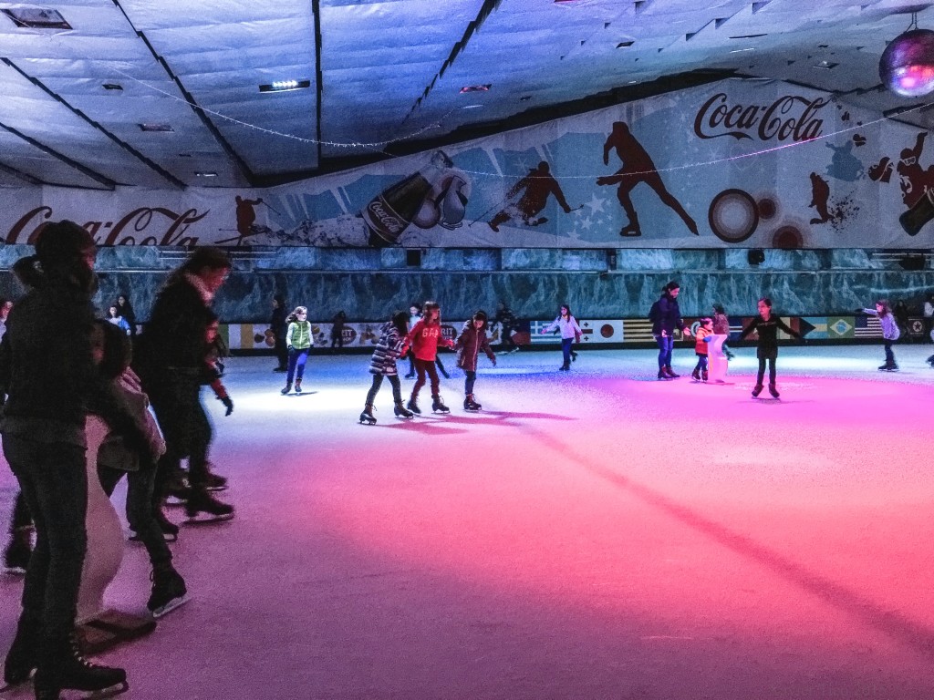 Patinant sobre gel a Barcelona