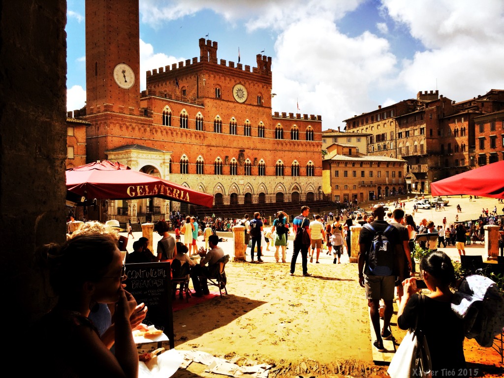 Plaça del camp de Siena